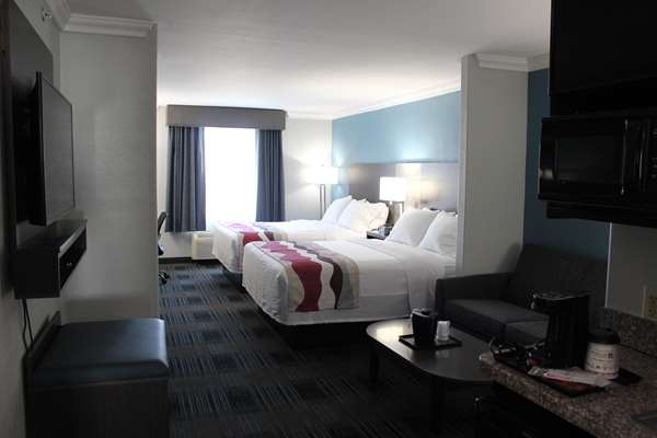 Suite - Best Western Inn & Suites Six Flags San Antonio - I-10, Exit 558