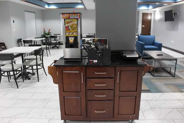 Amenities - Best Western Inn & Suites Six Flags San Antonio - I-10, Exit 558