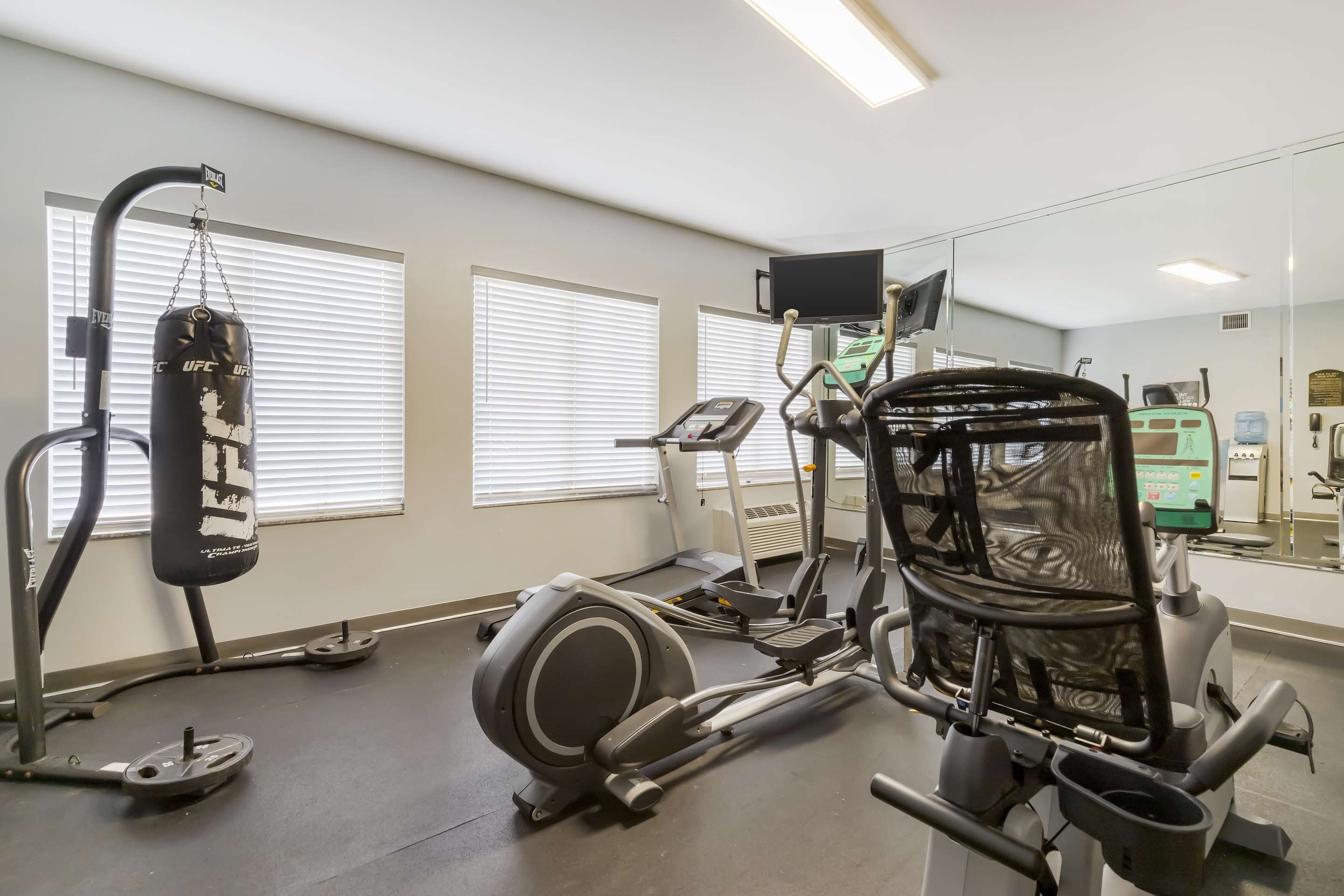 Fitness Center | Best Western Medical Center North Inn & Suites Near Six Flags