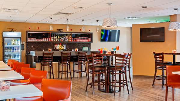 Bar - Best Western Plus Airport Inn & Suites Saskatoon