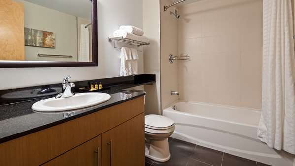  - Best Western Plus Airport Inn & Suites Saskatoon