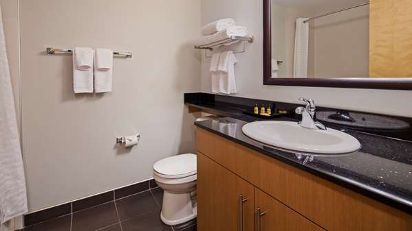  - Best Western Plus Airport Inn & Suites Saskatoon