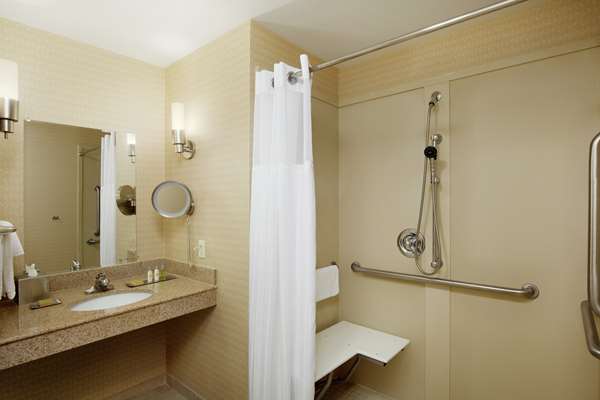  - DoubleTree by Hilton Richmond Airport Sandston - I-64, Exit 197