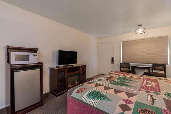  - Travelodge Salina