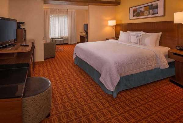  - Baymont Inn & Suites Chambersburg - I-81, Exit 14