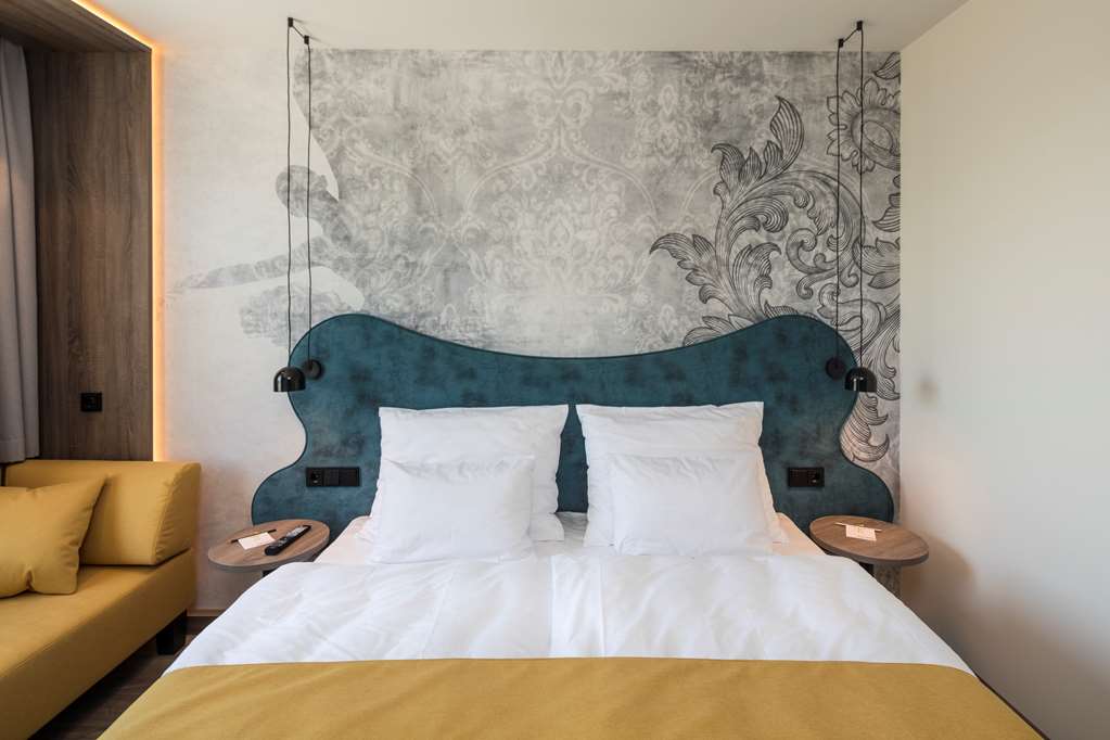 Hotel Rainers21-guestroom-Guest Room,On-Site.jpg