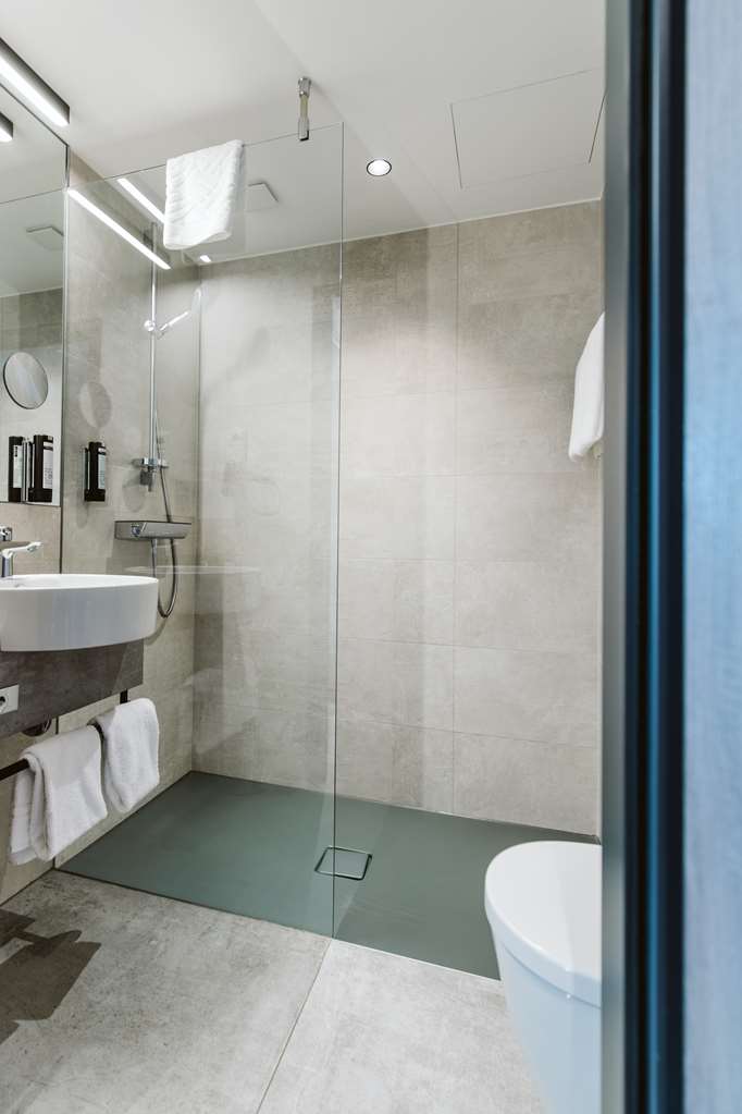 Hotel Rainers21-guestroom-Guest Room,Bathroom,On-Site.jpg