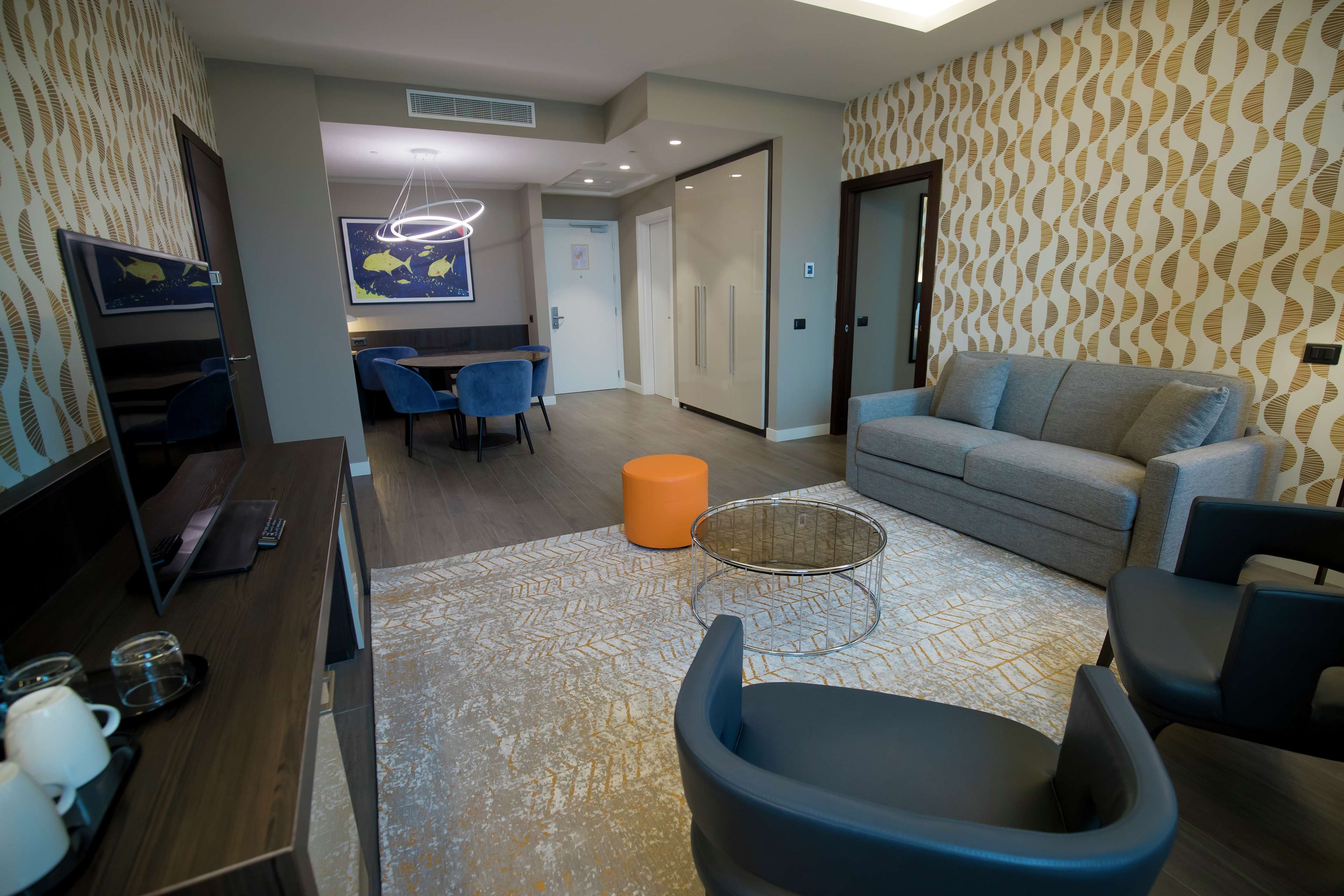 Doubletree by Hilton Pointe-Noire Room Type - KING DELUXE SUITE W  VIEW