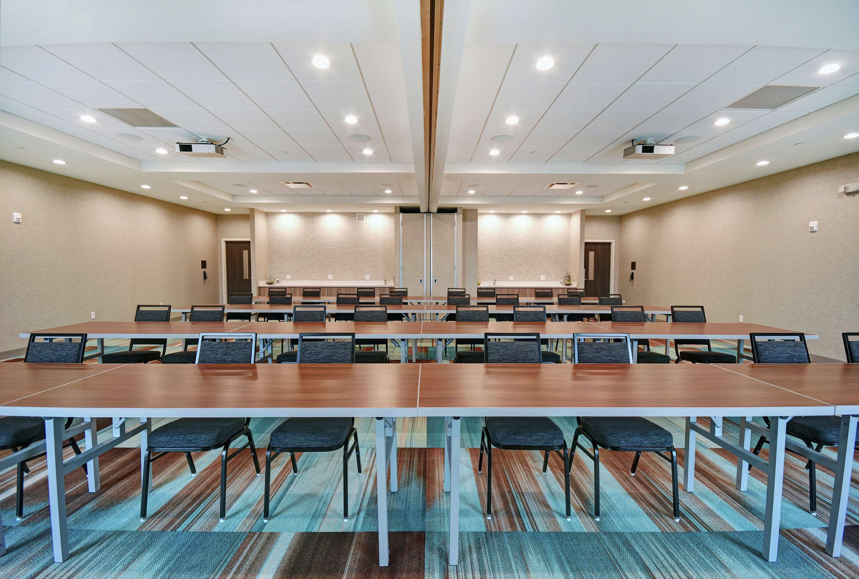 Meeting Room | Home2 Suites by Hilton Beloit