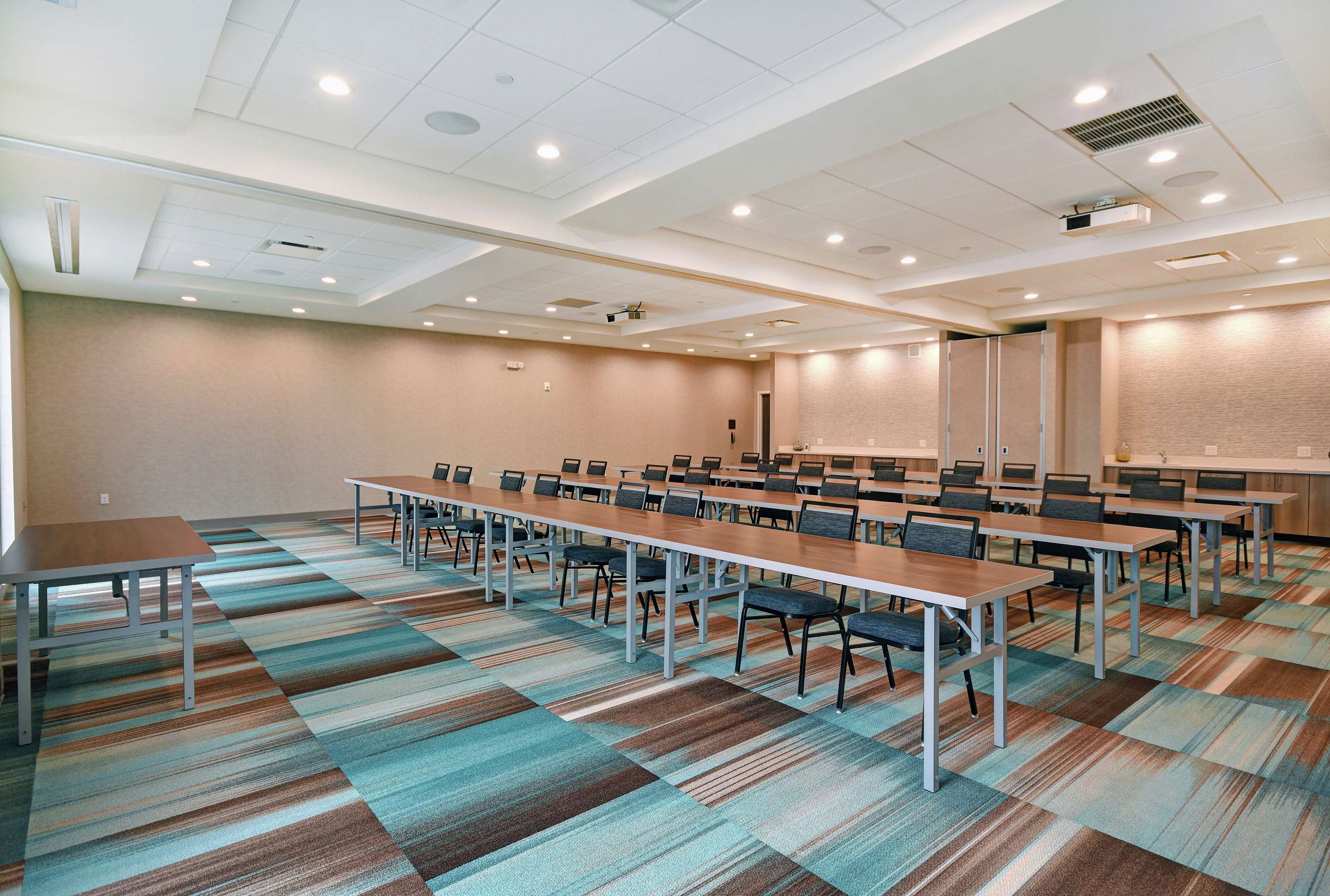 Meeting Room | Home2 Suites by Hilton Beloit
