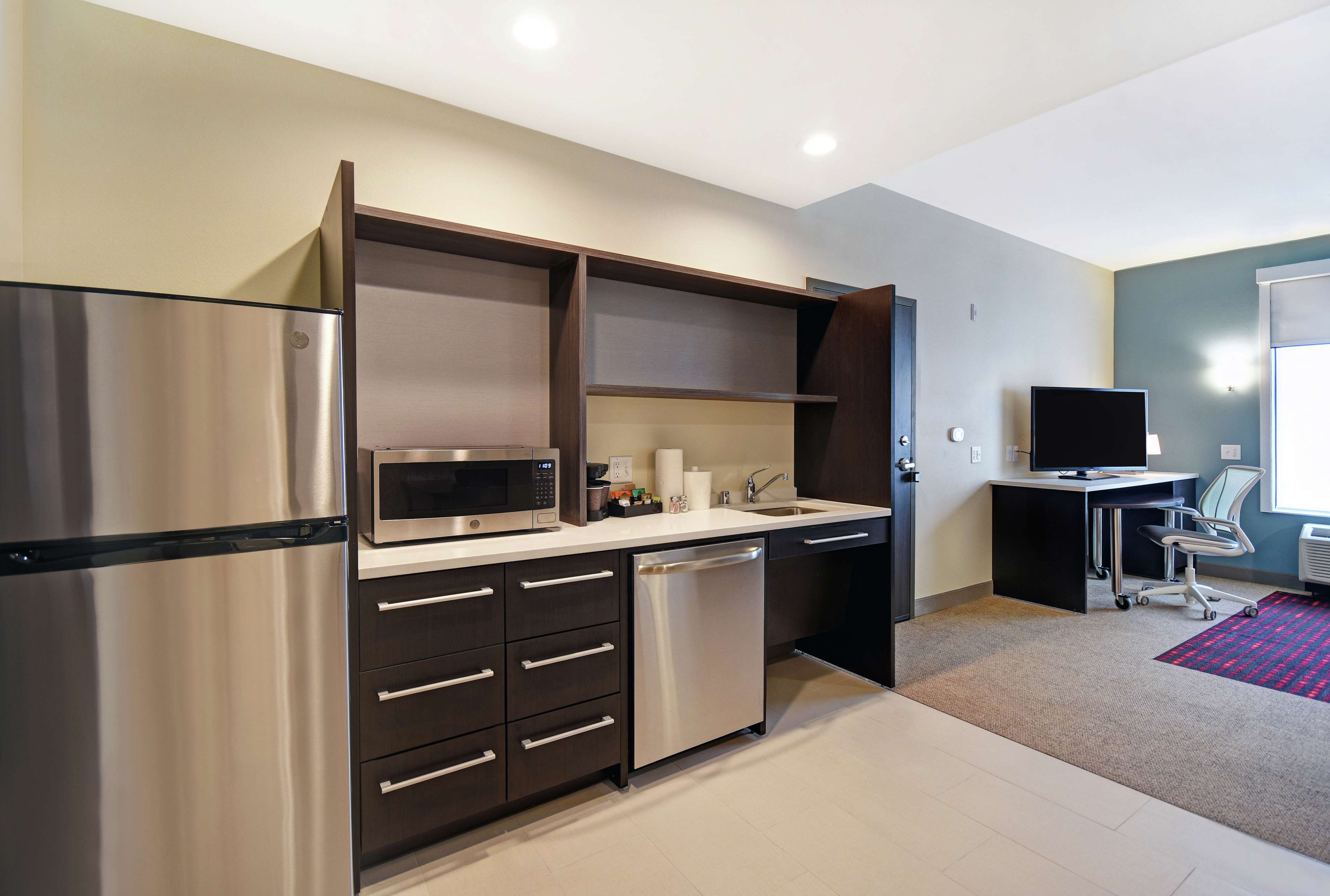 Home2 Suites by Hilton Beloit Room Type - 1KG MOB HR ACC TUB SUITE