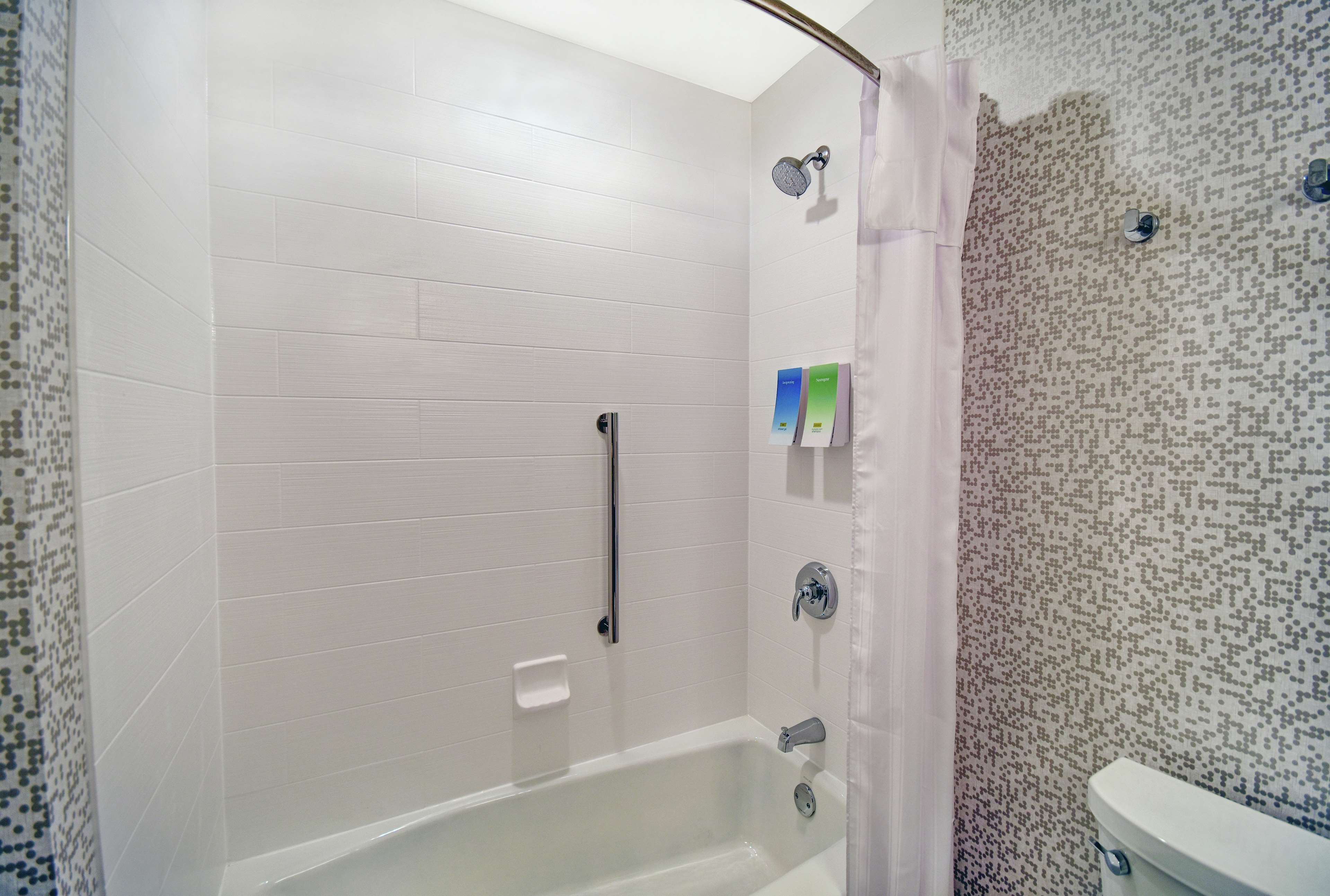 Home2 Suites by Hilton Beloit Room Type - 2QN HEARING ACC STUDIO NS