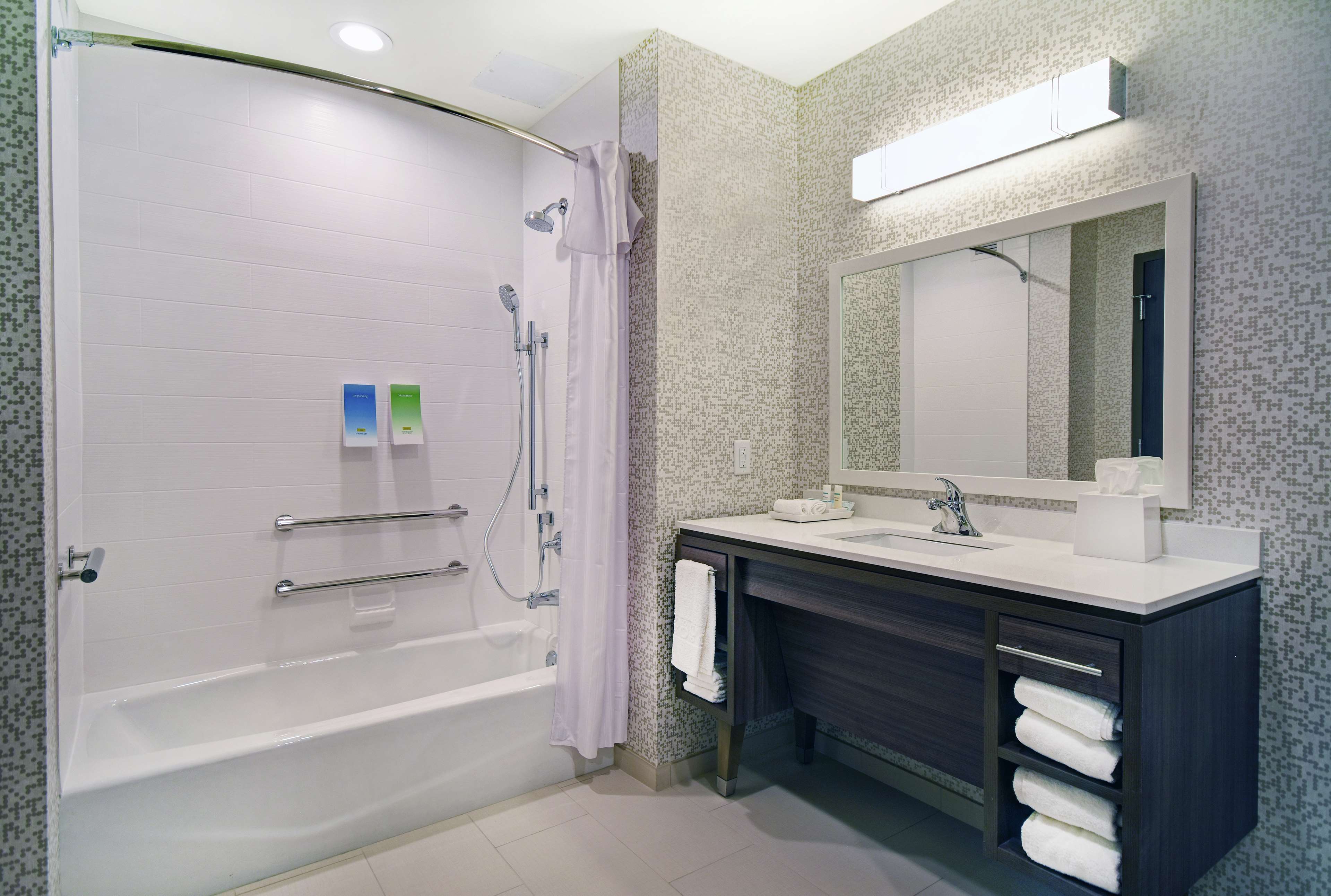 Home2 Suites by Hilton Beloit Room Type - 2QN MOB HR ACC TUB STUDIO