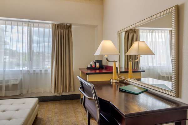 Suite - Quality Inn Downtown Denver - I-25, Exit 212