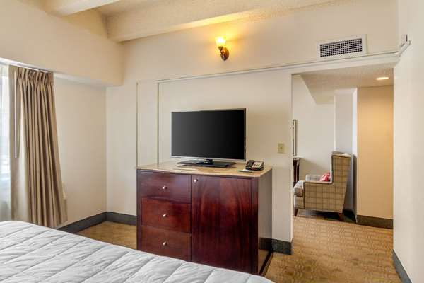 Suite - Quality Inn Downtown Denver - I-25, Exit 212