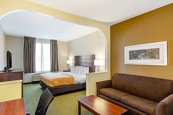 Suite - Quality Inn & Suites Gonzales - I-10, Exit 177