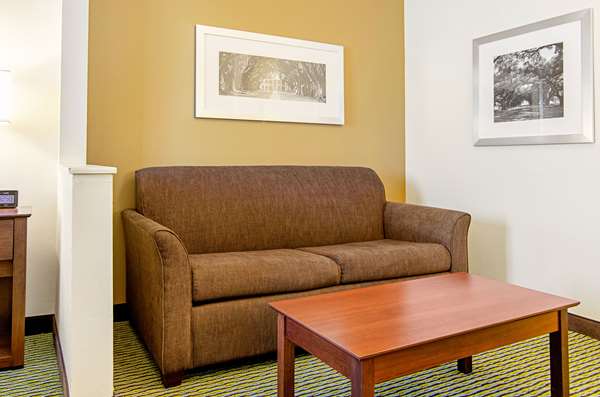 Suite - Quality Inn & Suites Gonzales - I-10, Exit 177