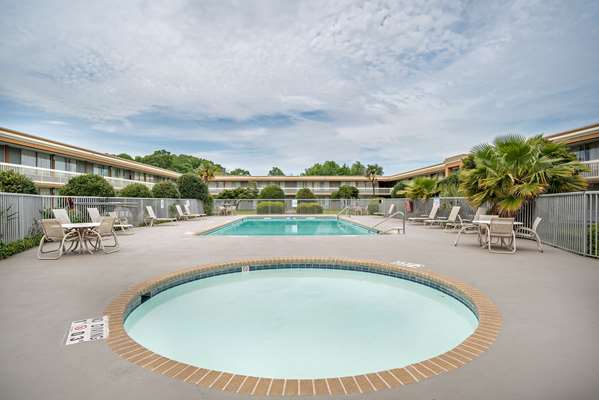 Pool - Quality Inn Baton Rouge - I-12, Exit 2