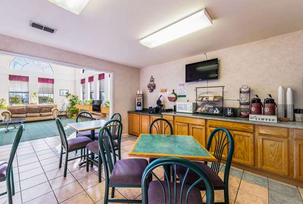 Amenities - Rodeway Inn Decatur