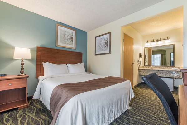  - Quality Inn Bellevue - I-90, Exit 11 & 11A