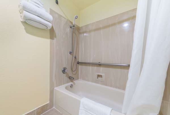  - Quality Inn Bellevue - I-90, Exit 11 & 11A