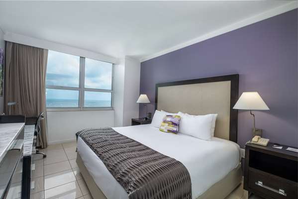 1 King Bed, Non-Smoking, Bayview, Flat Screen Television, Safe, Work Desk, Mini Bar