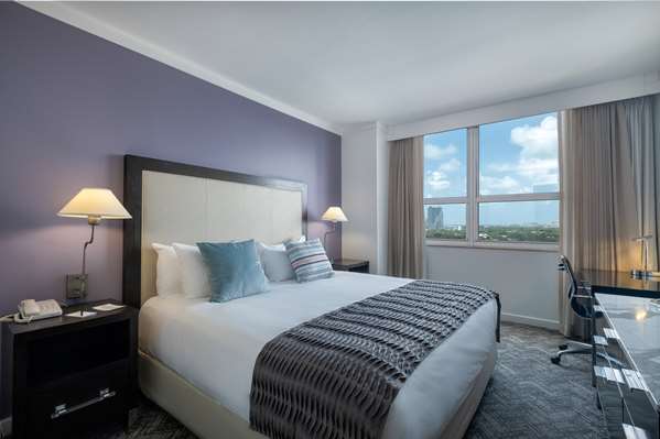 1 King Bed, Non-Smoking, City View, Flat Screen Television, Safe, Work Desk, Mini Bar
