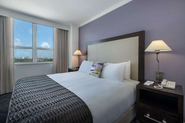 1 King Bed, Non-Smoking, City View, Flat Screen Television, Safe, Work Desk, Mini Bar