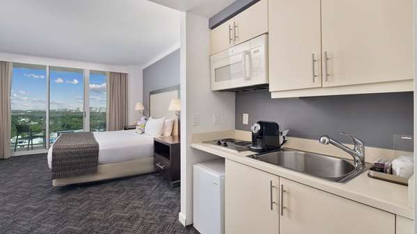 Accessible - 1 King, Mobility Accessible, Roll In Shower, City View, Balcony, Kitchenette, Non-Smoking