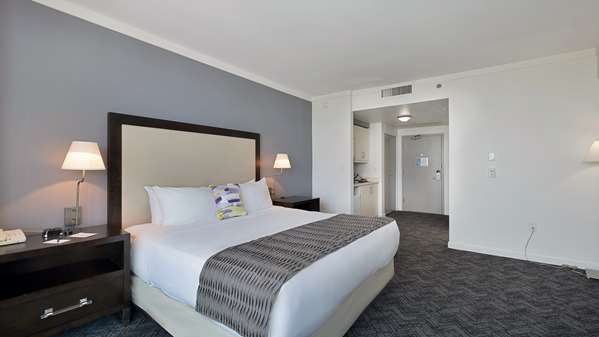 Accessible - 1 King, Mobility Accessible, Roll In Shower, City View, Balcony, Kitchenette, Non-Smoking