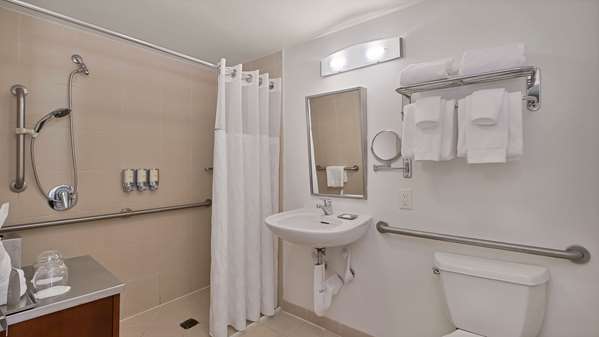 Accessible - 1 King, Mobility Accessible, Roll In Shower, City View, Balcony, Kitchenette, Non-Smoking