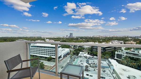 Accessible - 1 King, Mobility Accessible, Roll In Shower, City View, Balcony, Kitchenette, Non-Smoking