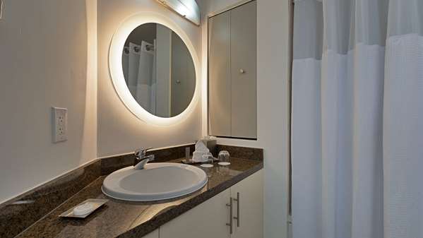 1 King Bed, Non-Smoking, Bayview, Balcony, Flat Screen Television, Work Desk
