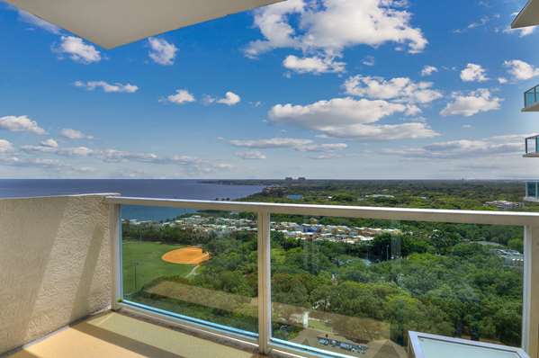 1 King Bed, Non-Smoking, Bayview, Balcony, Flat Screen Television, Work Desk