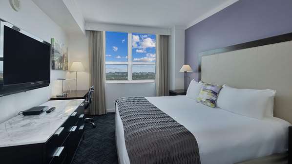 Suite - Hotel Arya Coconut Grove