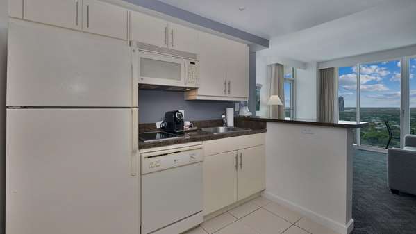 Suite - Hotel Arya Coconut Grove