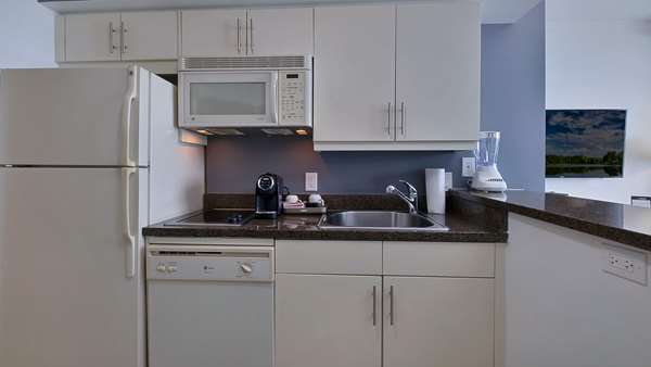 Suite - Hotel Arya Coconut Grove