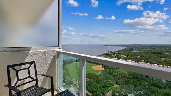 1 King Bed, Non-Smoking, Bayview, Balcony, Flat Screen Television, Kitchenette, Work Desk