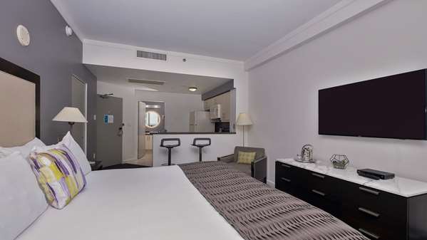1 King Bed, Non-Smoking, Bayview, Balcony, Flat Screen Television, Kitchenette, Work Desk