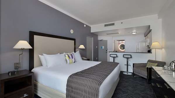 1 King Bed, Non-Smoking, Bayview, Balcony, Flat Screen Television, Kitchenette, Work Desk