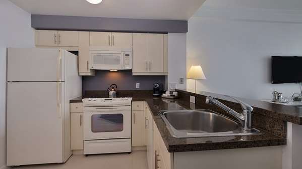 1 King Bed, Non-Smoking, Bayview, Balcony, Flat Screen Television, Kitchenette, Work Desk