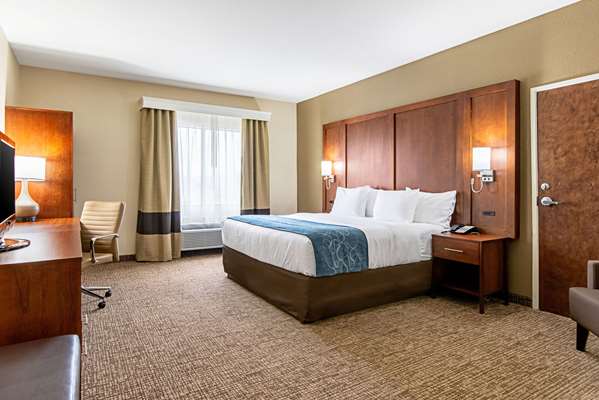  - Comfort Inn & Suites Pine Bluff - I-530, Exit 39