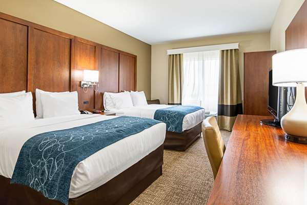  - Comfort Inn & Suites Pine Bluff - I-530, Exit 39