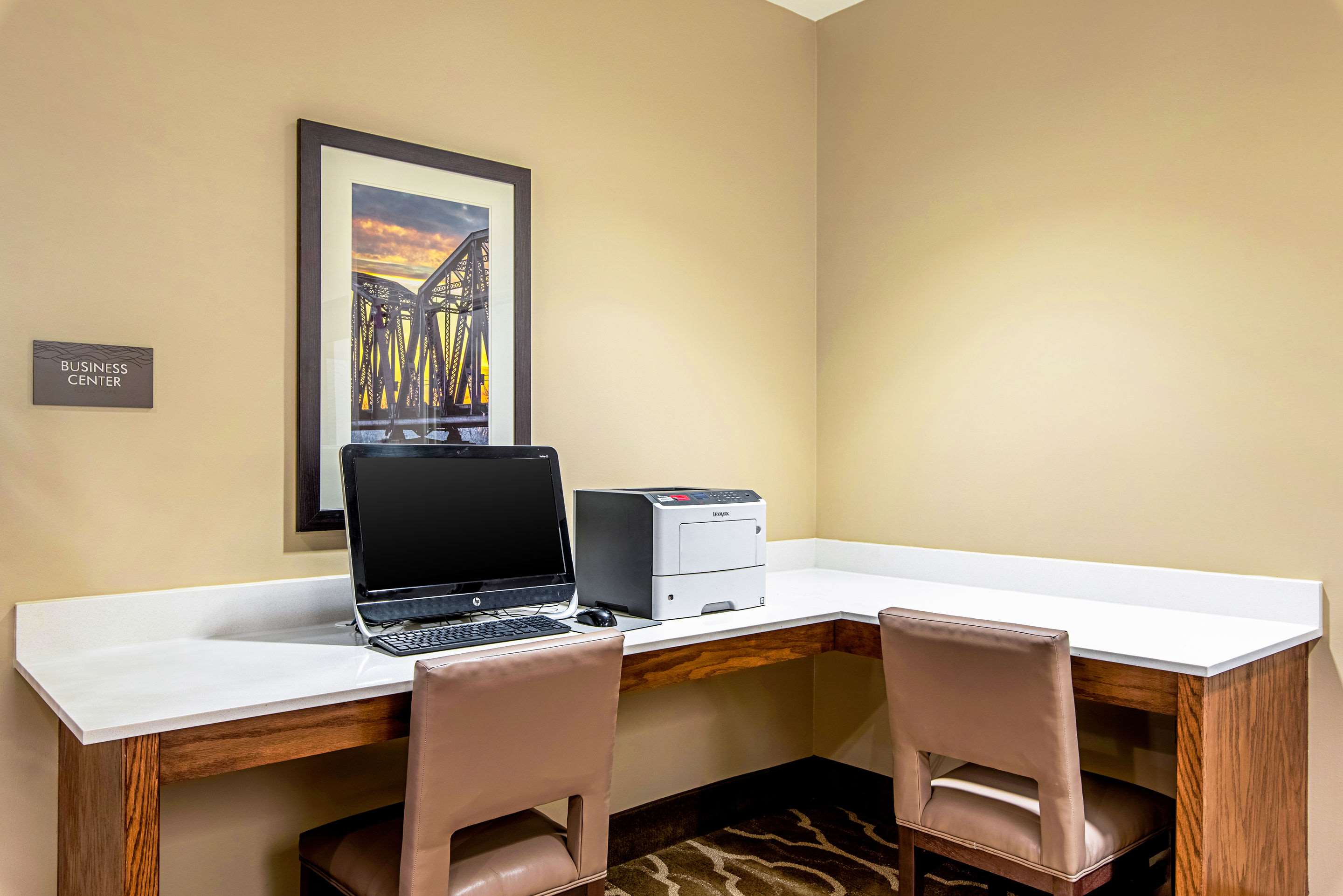Business center | Comfort Inn & Suites Pine Bluff