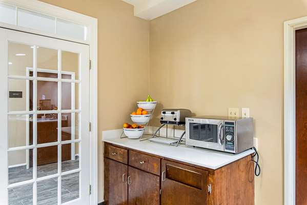 Amenities - Comfort Inn & Suites Pine Bluff - I-530, Exit 39