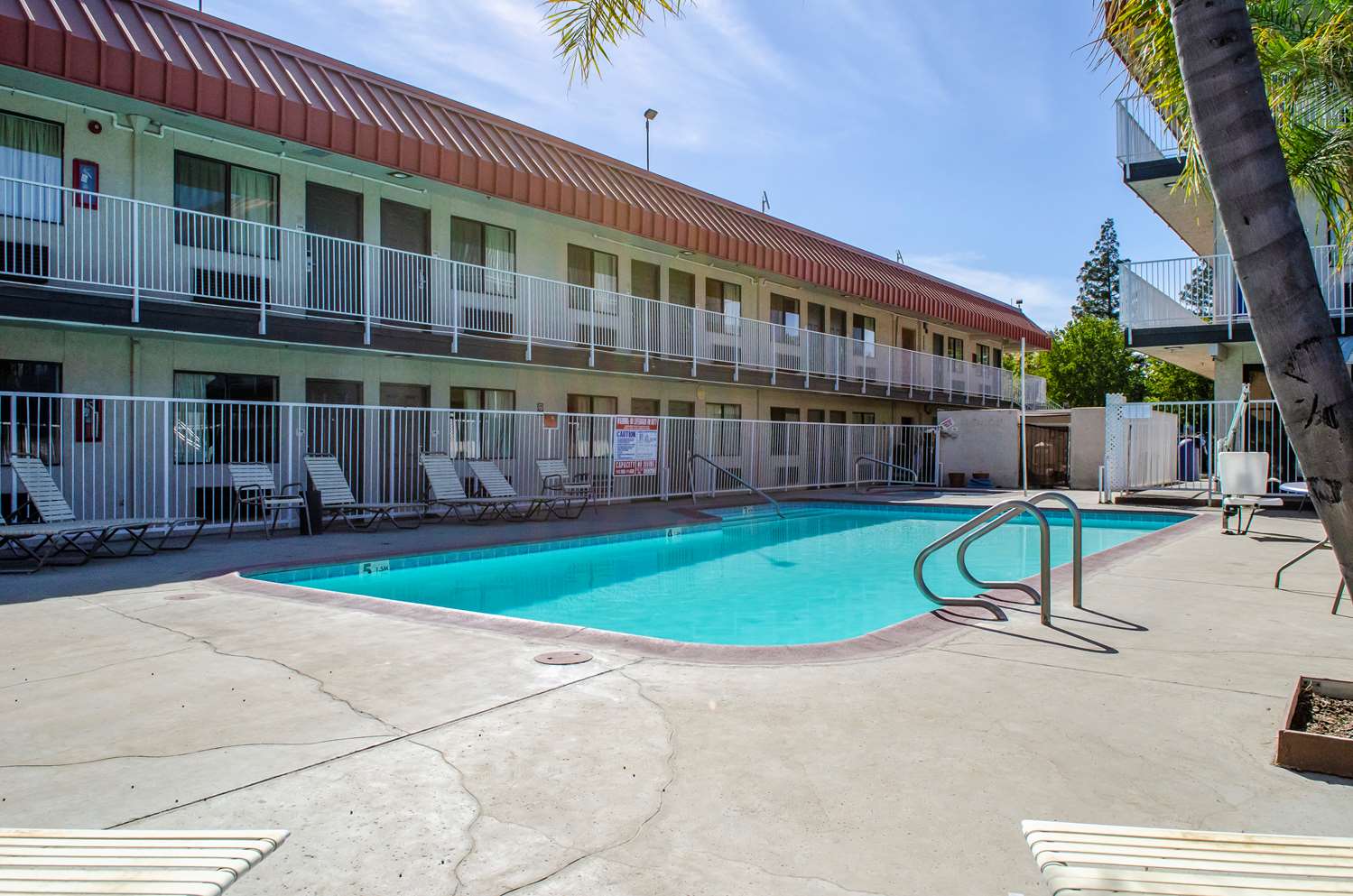 Studio 6 Extended Stay Hotel River Park Fresno, CA See Discounts