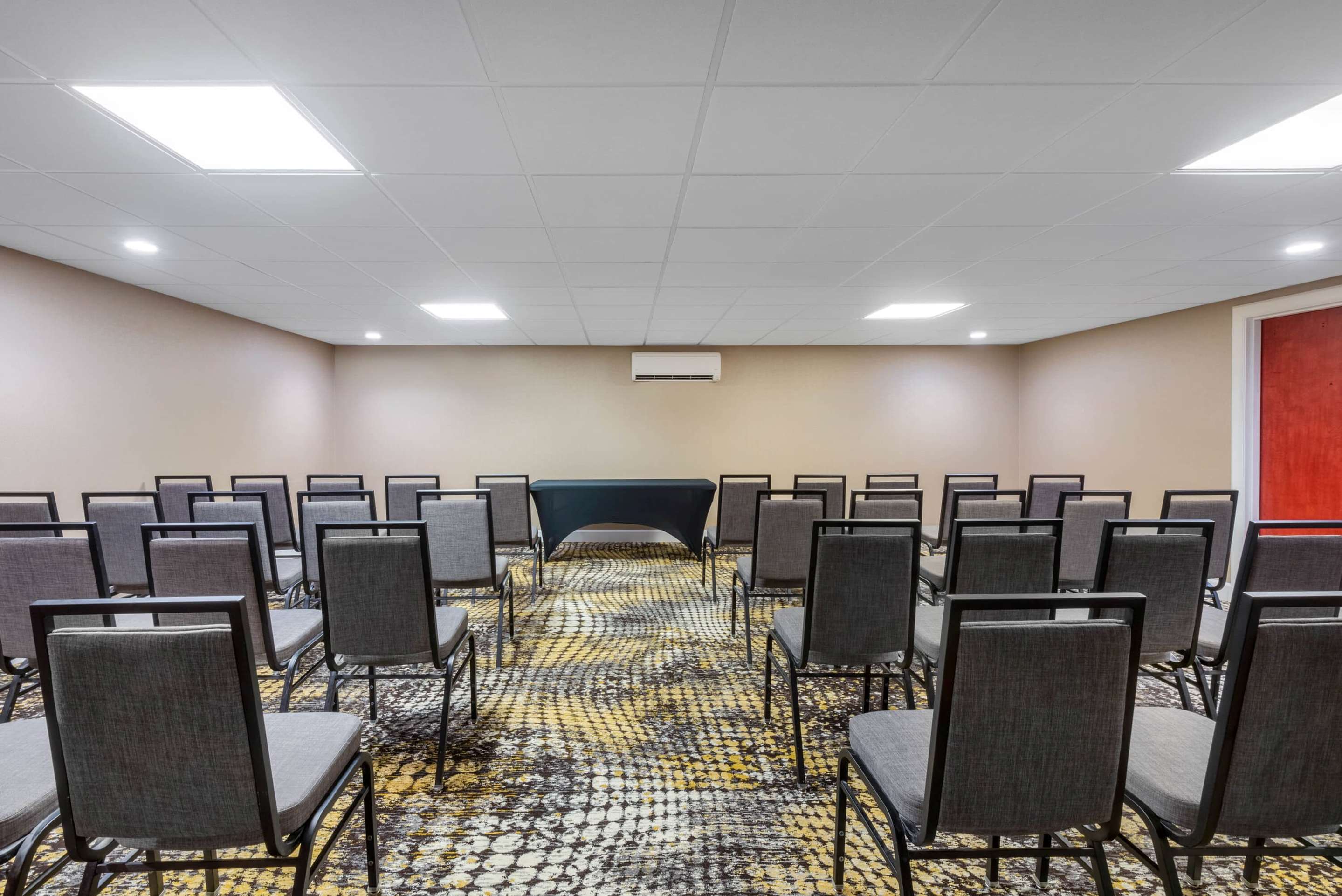 Meeting Room | Wyndham Lancaster Resort & Convention Center