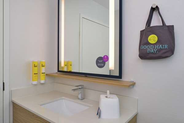  - Tru by Hilton Hotel Coppell