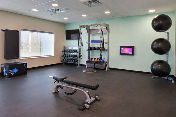 Fitness/ Exercise Room - Tru by Hilton Hotel Coppell