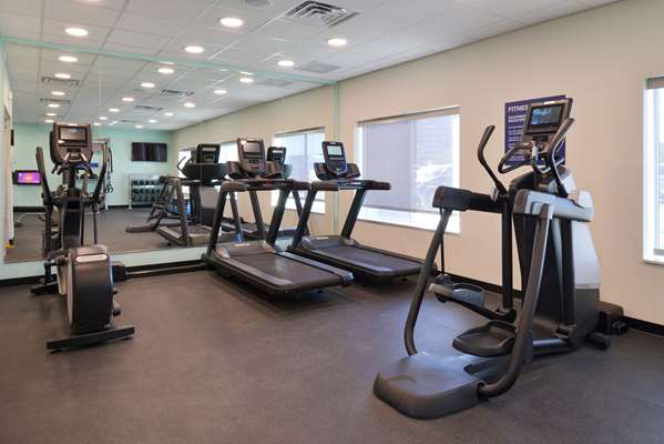 Fitness/ Exercise Room - Tru by Hilton Hotel Coppell